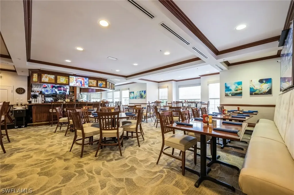 550 Saratoga Circle Naples FL 34104