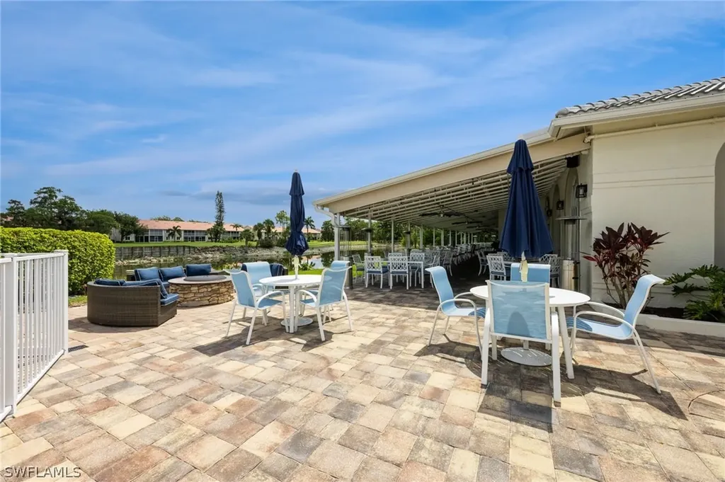 550 Saratoga Circle Naples FL 34104
