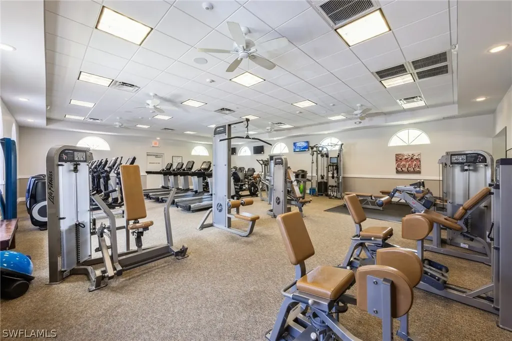 550 Saratoga Circle Naples FL 34104