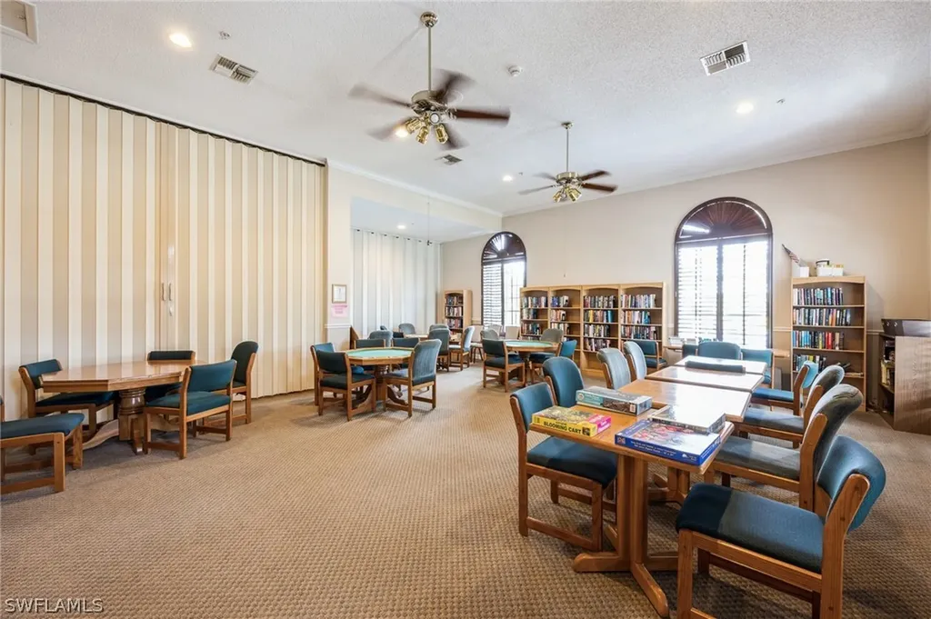 550 Saratoga Circle Naples FL 34104