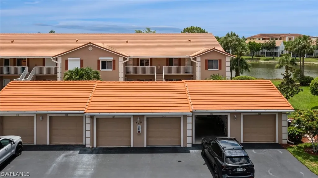 550 Saratoga Circle Naples FL 34104