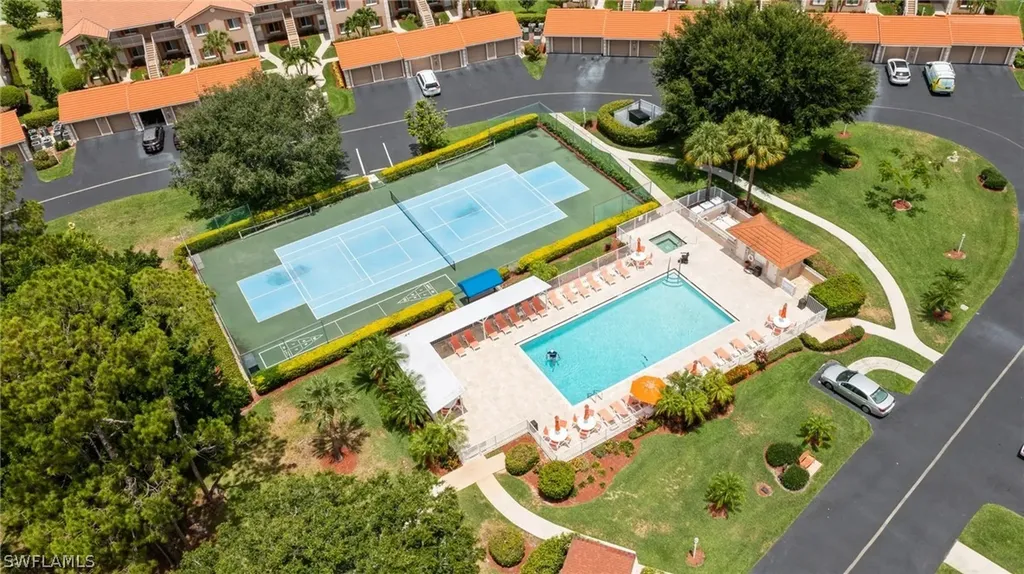 550 Saratoga Circle Naples FL 34104