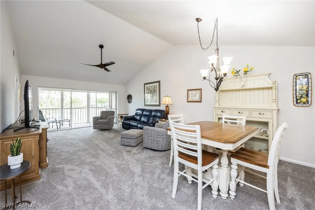 550 Saratoga Circle Naples FL 34104