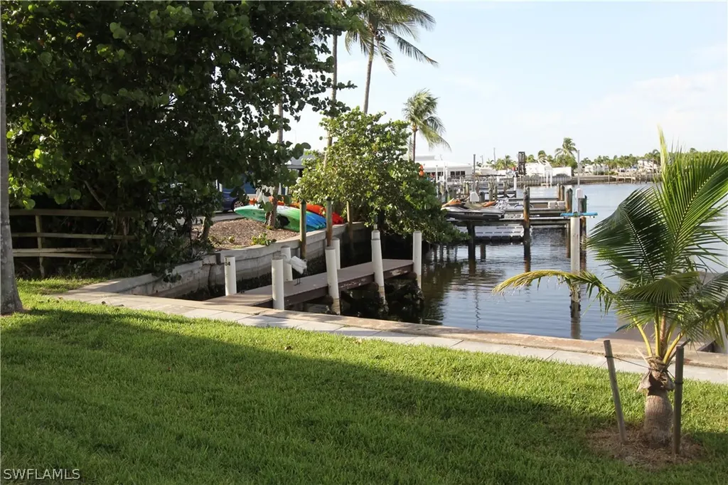 898 Buttonwood Drive Fort Myers Beach FL 33931