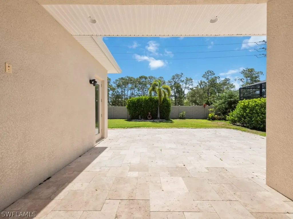 1638 Serrano Circle Naples FL 34105