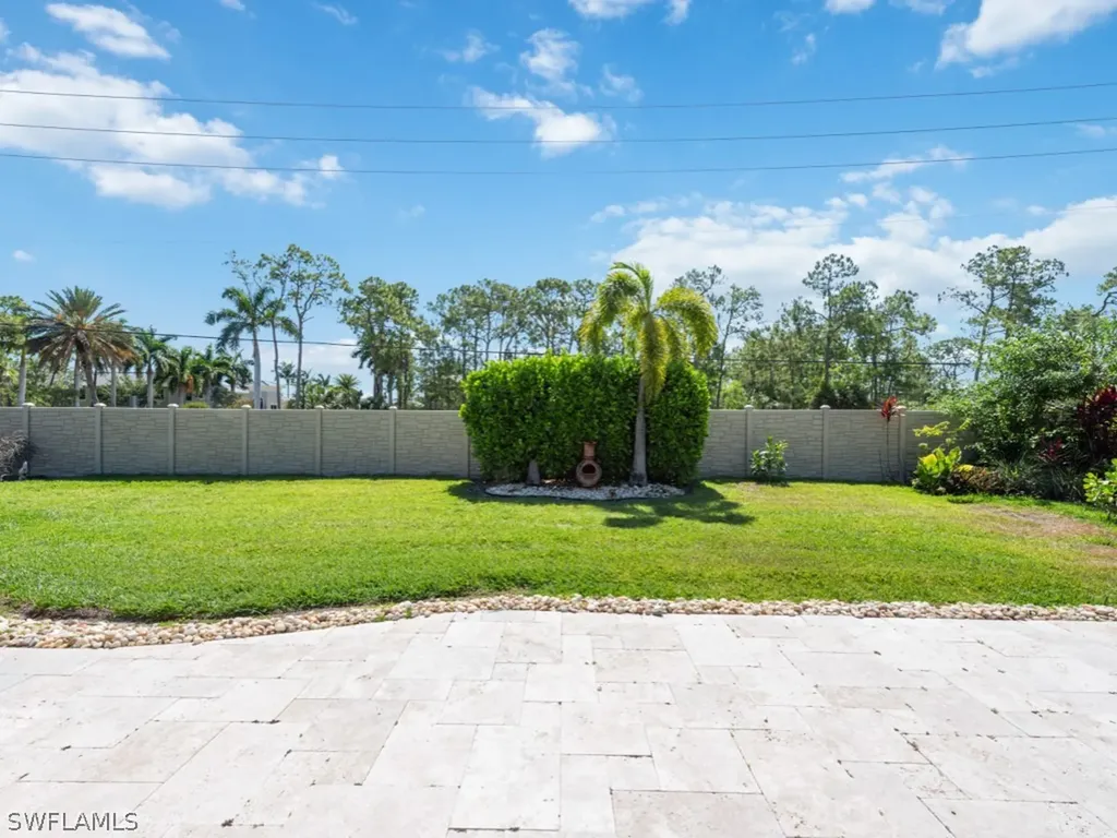 1638 Serrano Circle Naples FL 34105