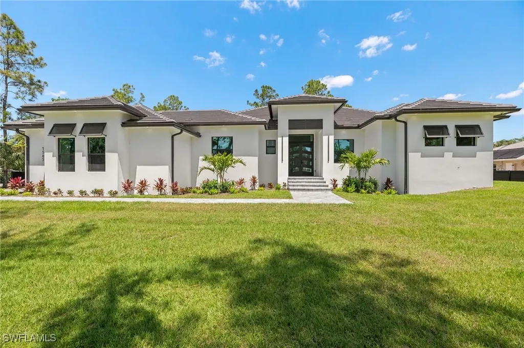 1587 Golden Gate Boulevard W Naples FL 34120