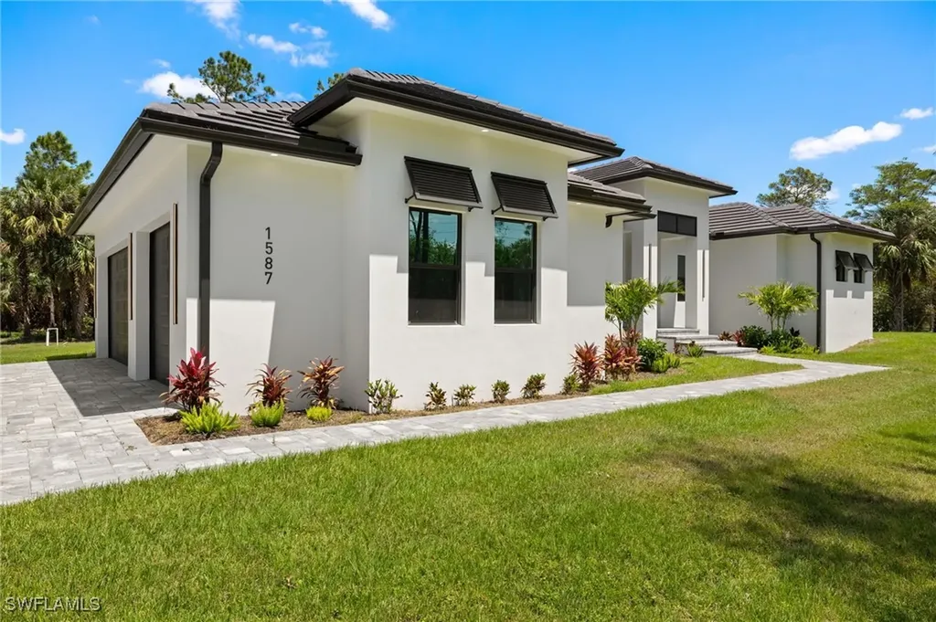 1587 Golden Gate Boulevard W Naples FL 34120