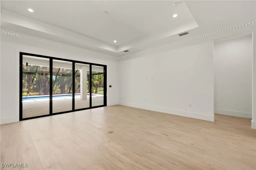 1587 Golden Gate Boulevard W Naples FL 34120