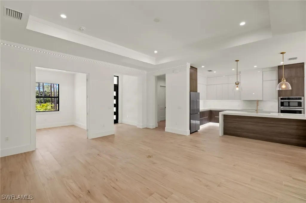 1587 Golden Gate Boulevard W Naples FL 34120