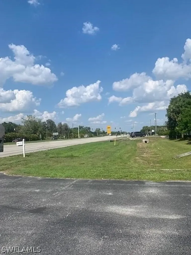 21390 Palm Beach Boulevard Alva FL 33920