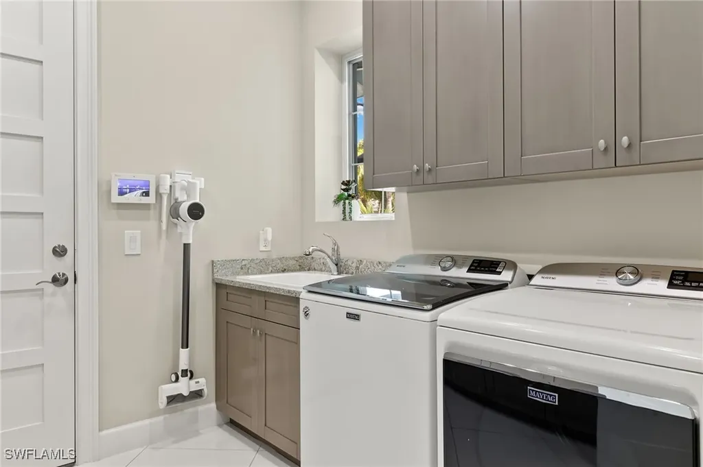 5668 Barbuda Lane Naples FL 34113