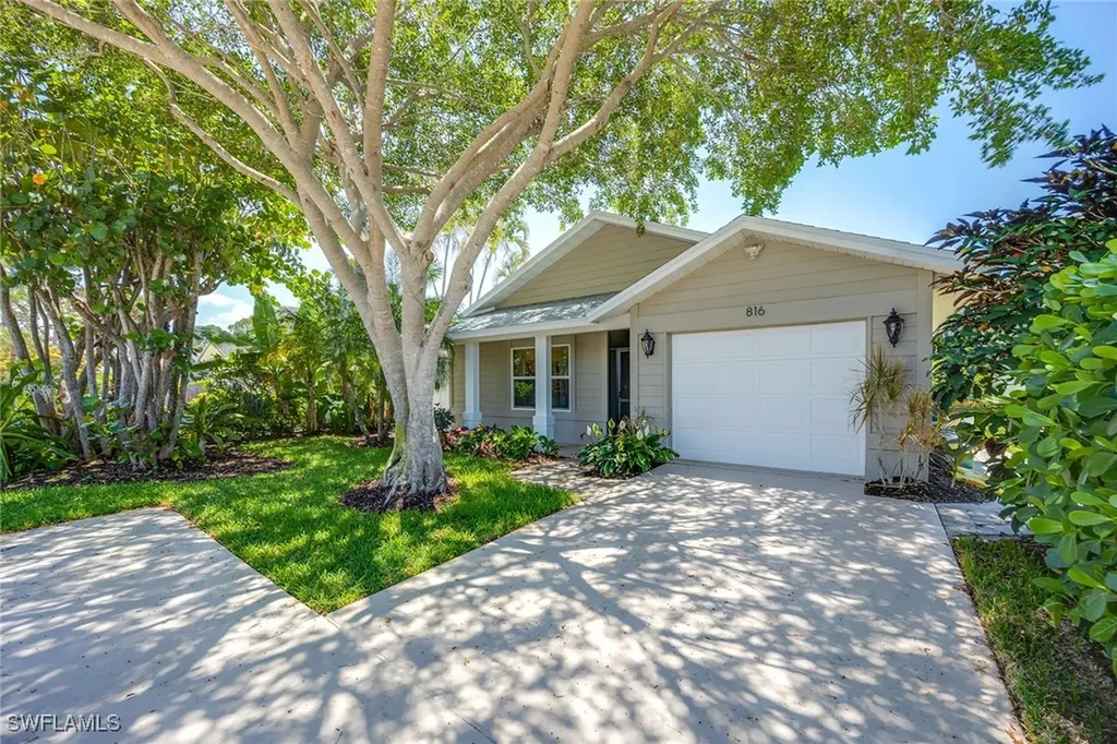 816 102nd Avenue N Naples FL 34108