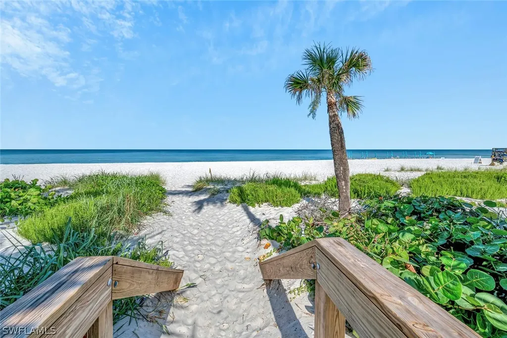 1600 Mandarin Road Naples FL 34102