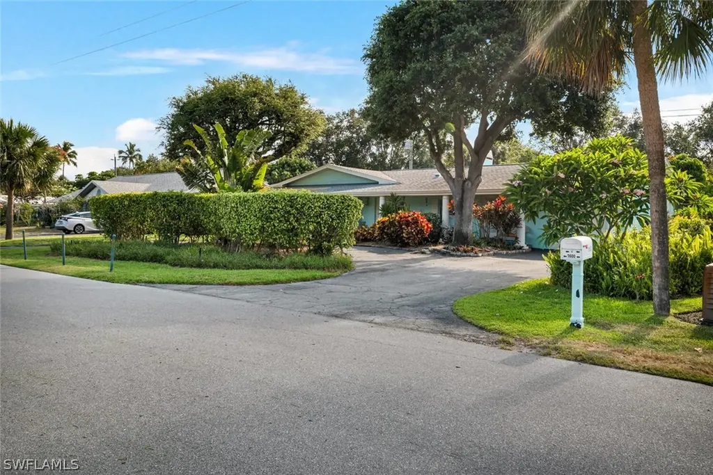1600 Mandarin Road Naples FL 34102