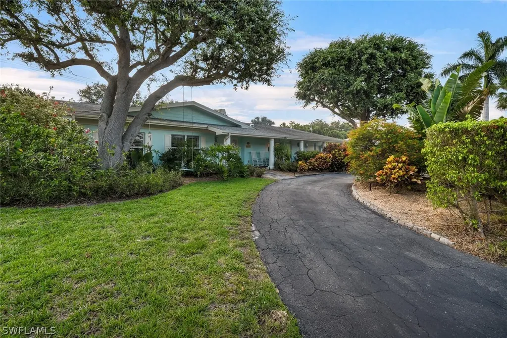 1600 Mandarin Road Naples FL 34102