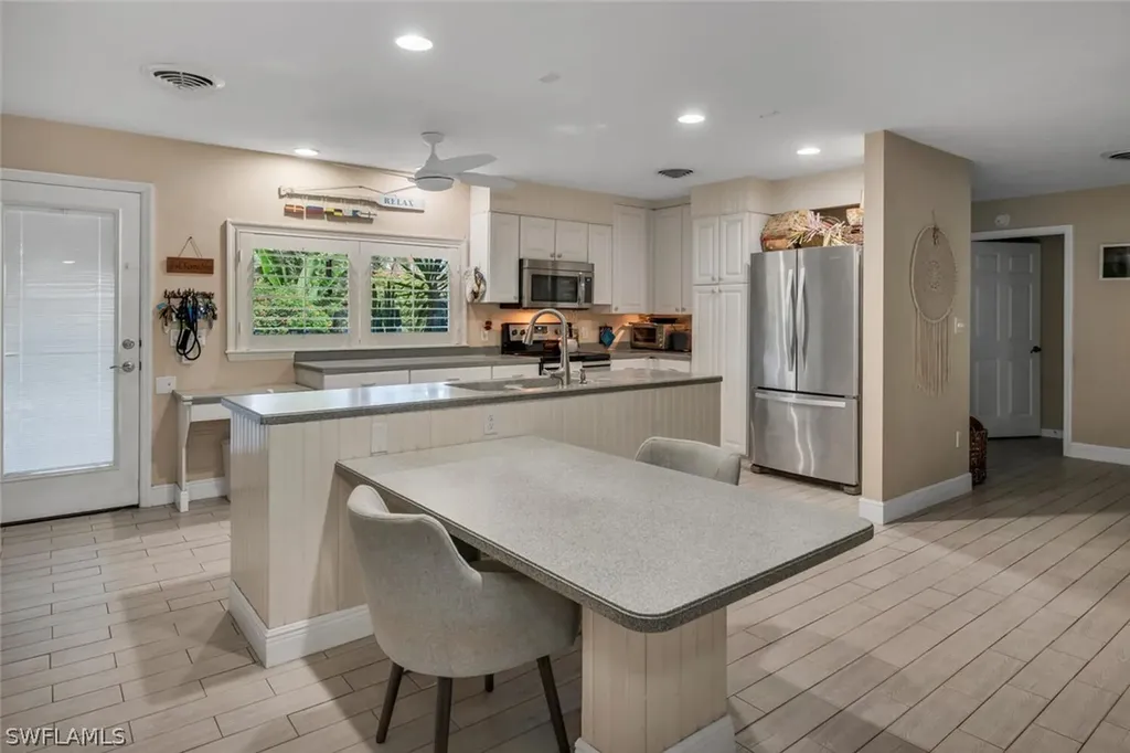 1600 Mandarin Road Naples FL 34102