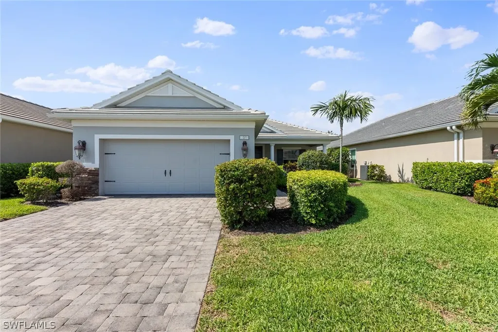 3711 Canopy Circle Naples FL 34120