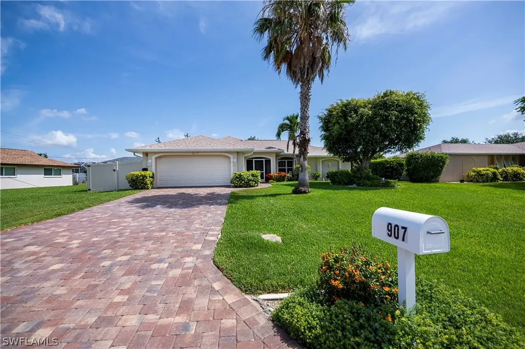 907 SE 19th Lane Cape Coral FL 33990