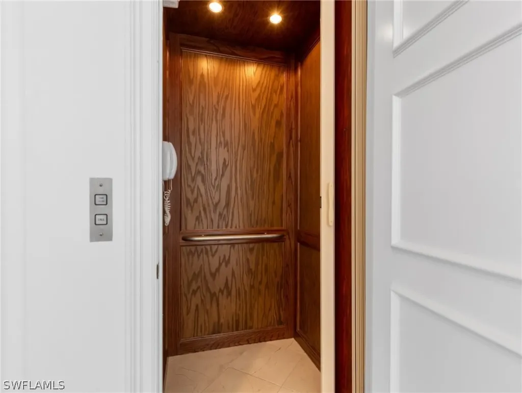 2255 Troon Court Sanibel FL 33957