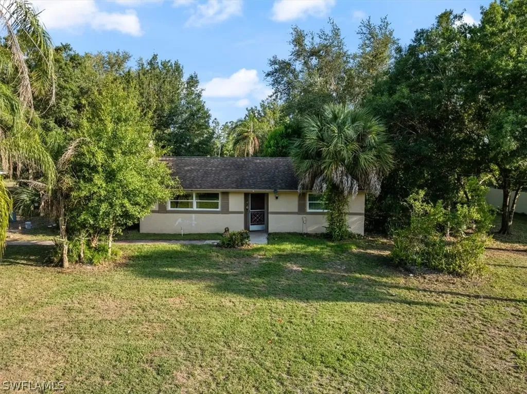 3420 6th Avenue NE Naples FL 34120