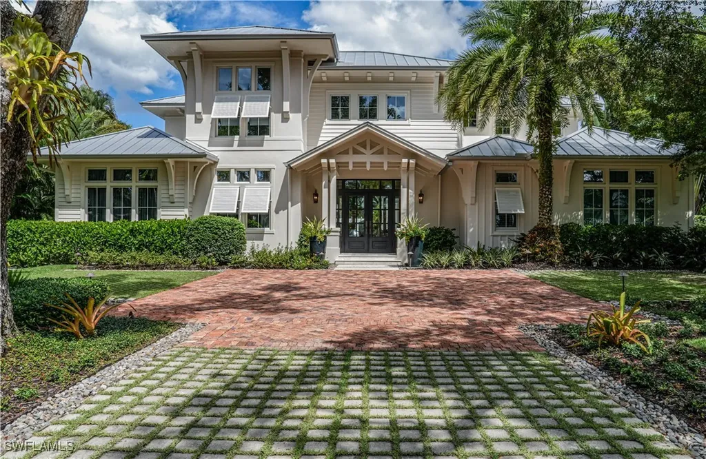271 1st Avenue N Naples FL 34102