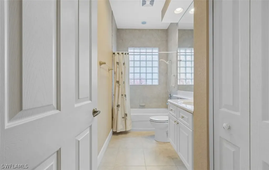 413 Chartwell Place Naples FL 34110