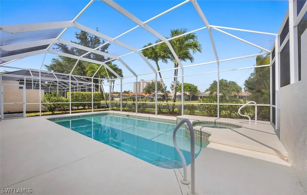413 Chartwell Place Naples FL 34110