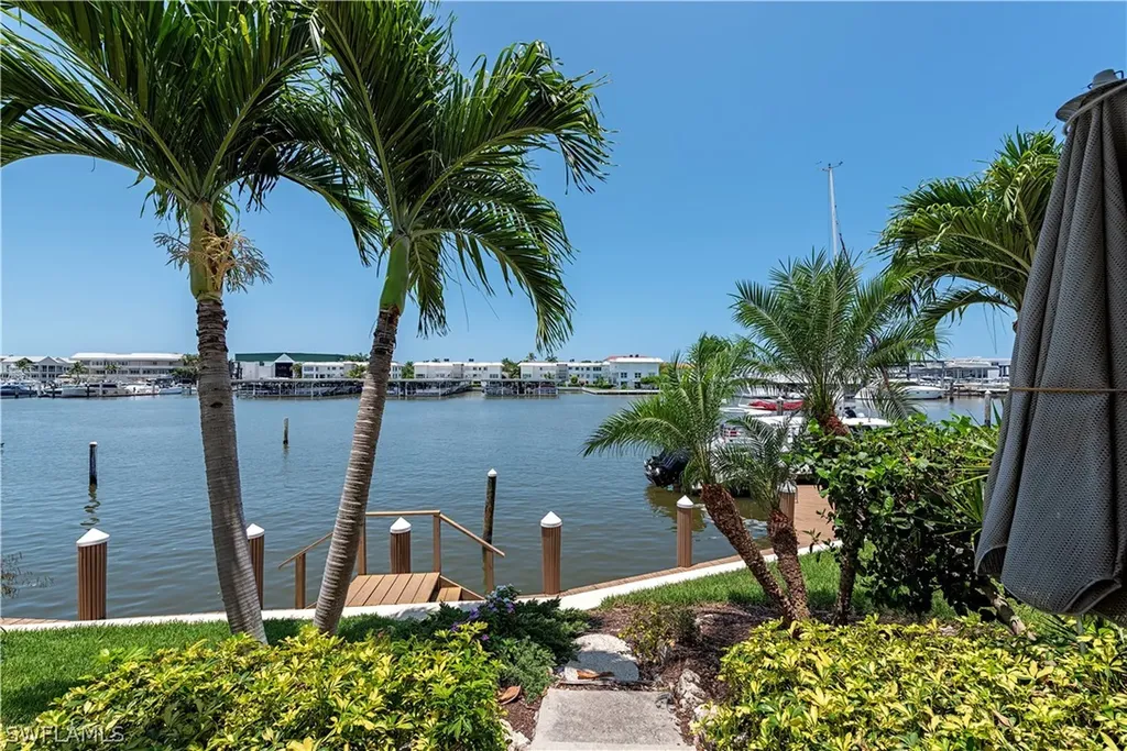 800 River Point Drive Naples FL 34102