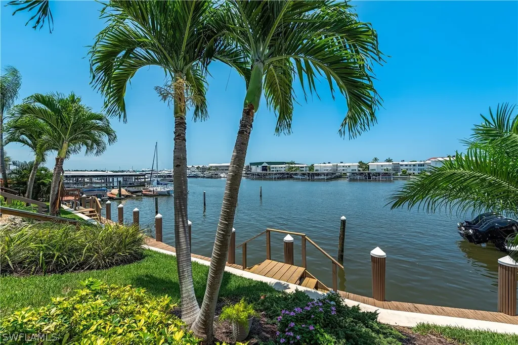 800 River Point Drive Naples FL 34102