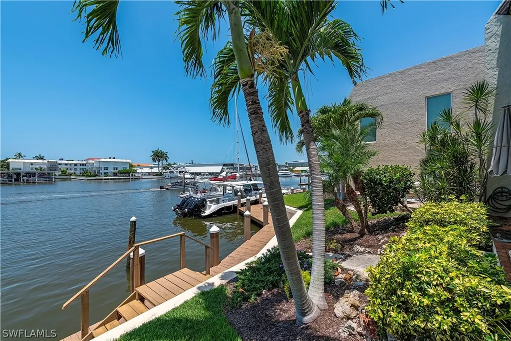 800 River Point Drive Naples FL 34102