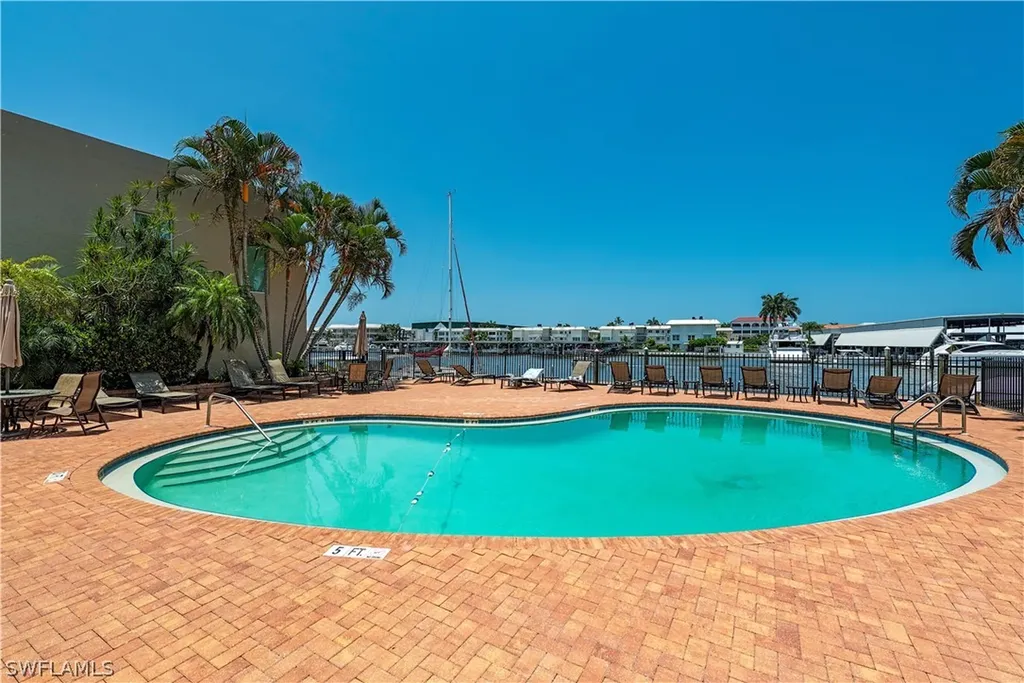 800 River Point Drive Naples FL 34102