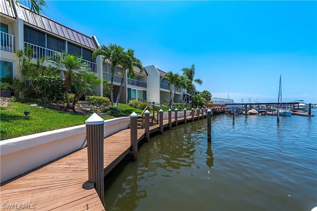 800 River Point Drive Naples FL 34102
