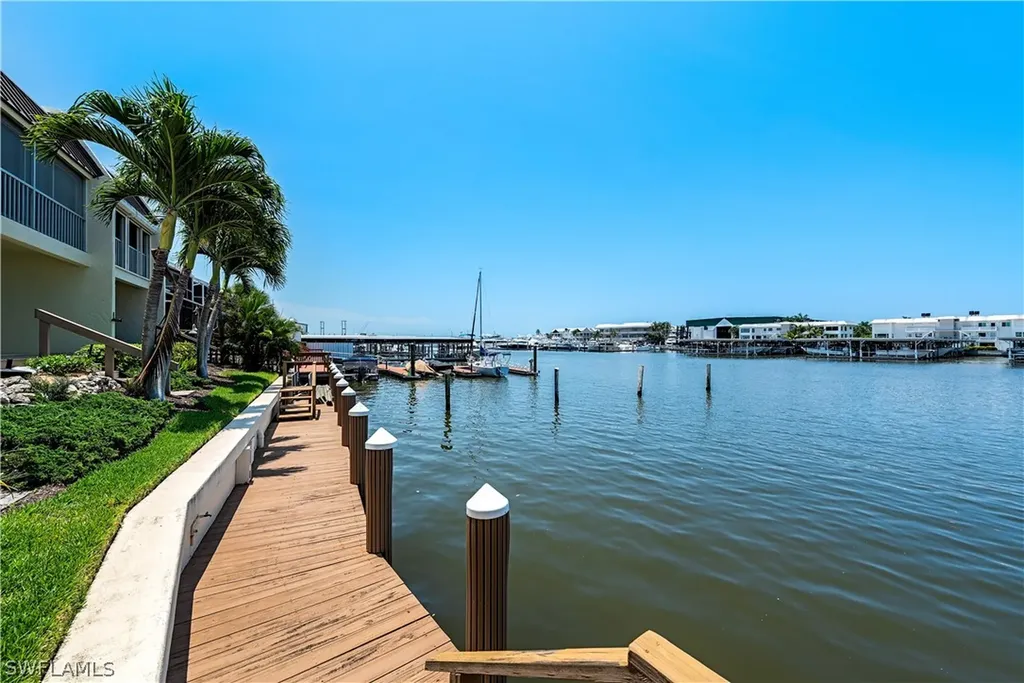 800 River Point Drive Naples FL 34102
