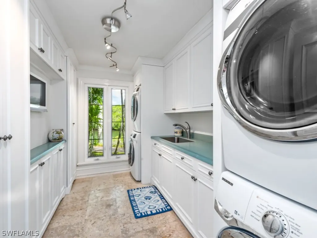 1515 Gulfstar Drive S Naples FL 34112