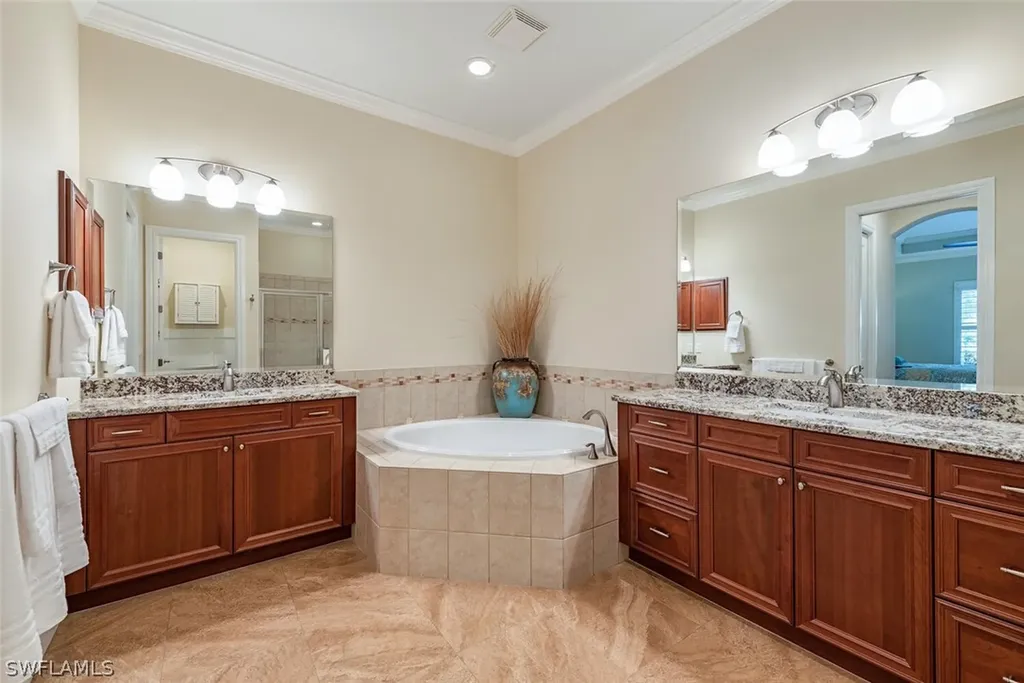 7599 Moorgate Point Way Naples FL 34113