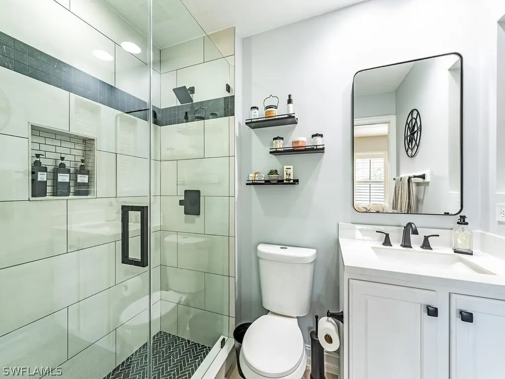 8141 Saratoga Drive Naples FL 34113