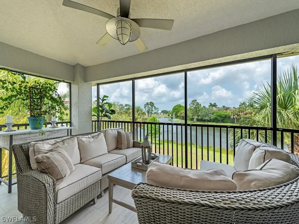 8141 Saratoga Drive Naples FL 34113