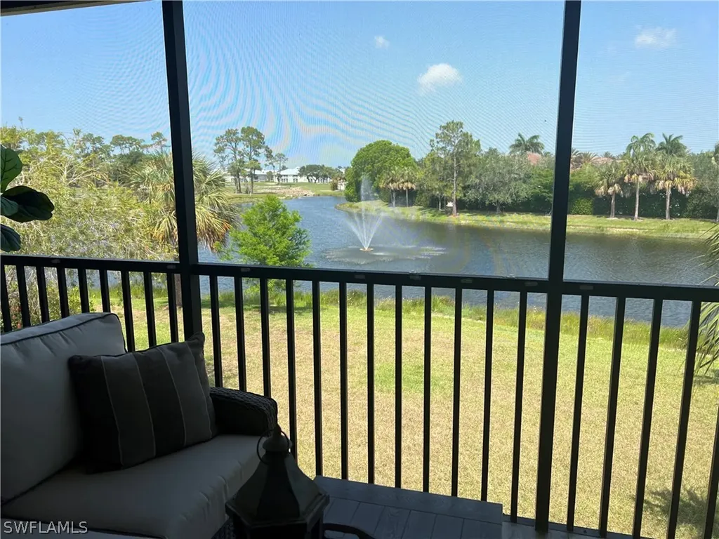 8141 Saratoga Drive Naples FL 34113