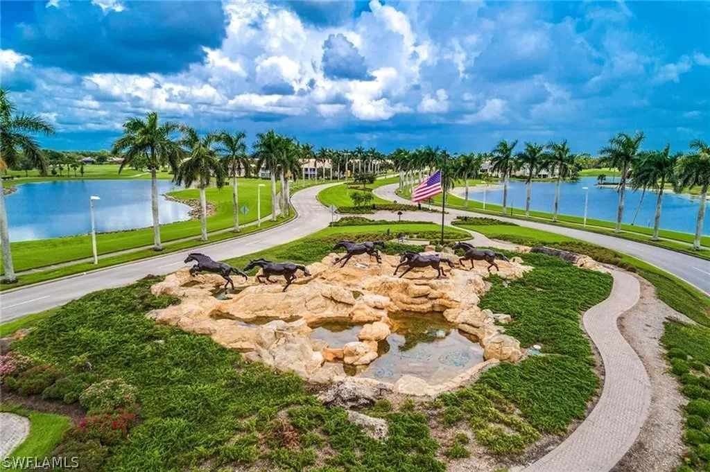8141 Saratoga Drive Naples FL 34113