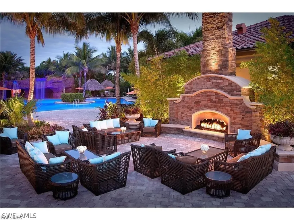 8141 Saratoga Drive Naples FL 34113