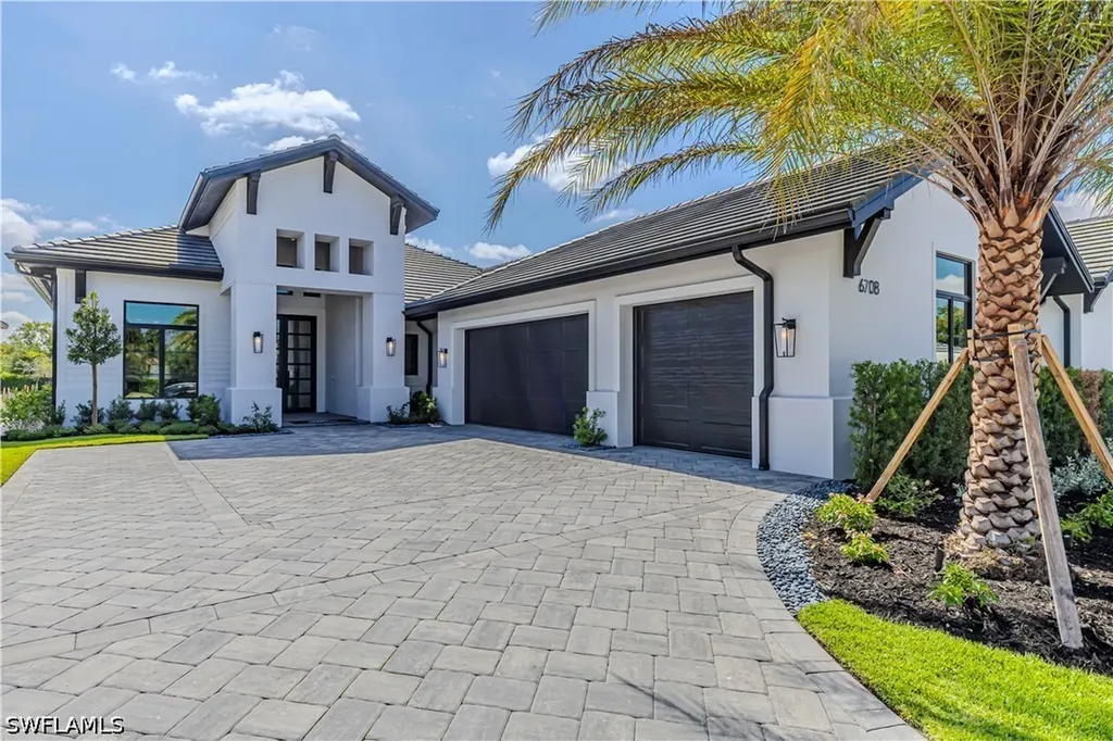 6708 Newport Road Naples FL 34109