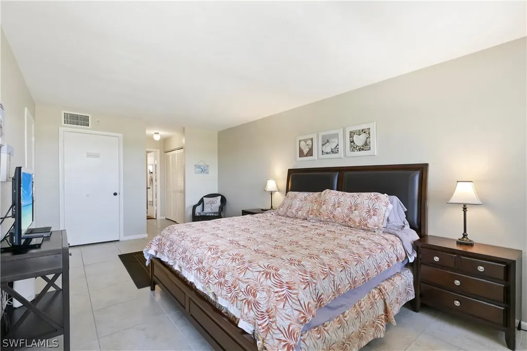 1024 Anglers Cove Marco Island FL 34145