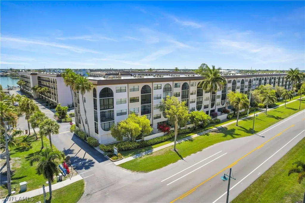 1024 Anglers Cove Marco Island FL 34145