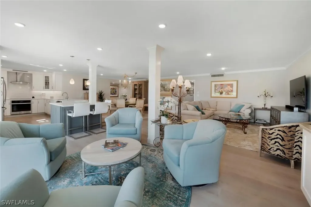 105 Clubhouse Lane Naples FL 34105