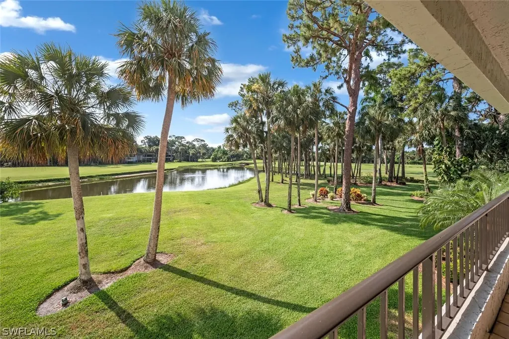 105 Clubhouse Lane Naples FL 34105