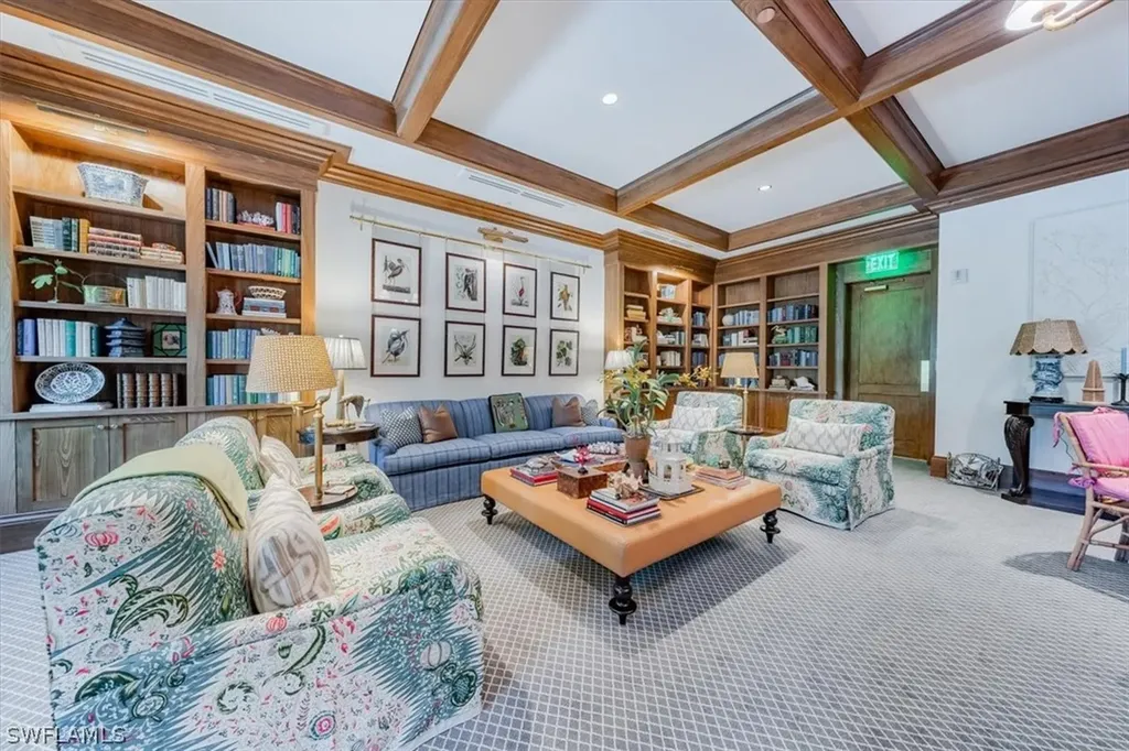 105 Clubhouse Lane Naples FL 34105