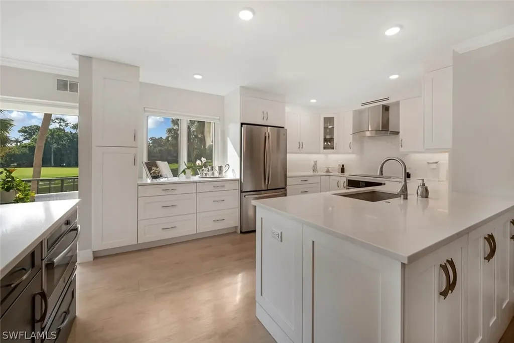 105 Clubhouse Lane Naples FL 34105