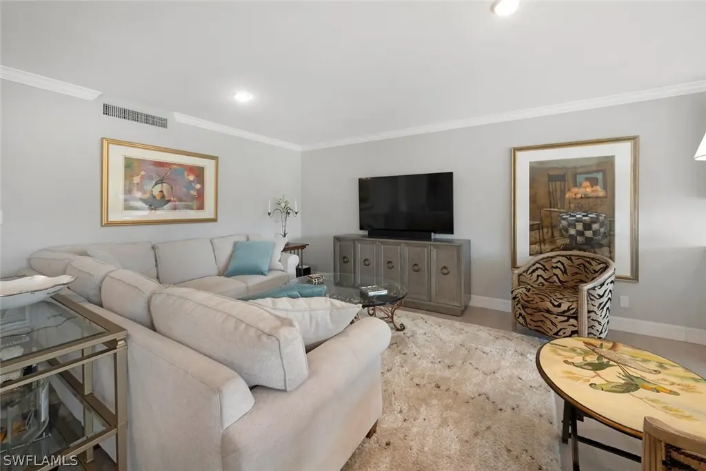 105 Clubhouse Lane Naples FL 34105