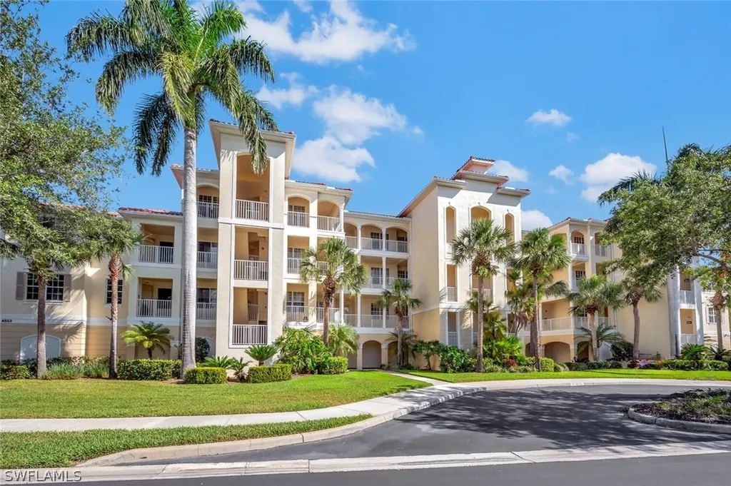 4853 Hampshire Court Naples FL 34112